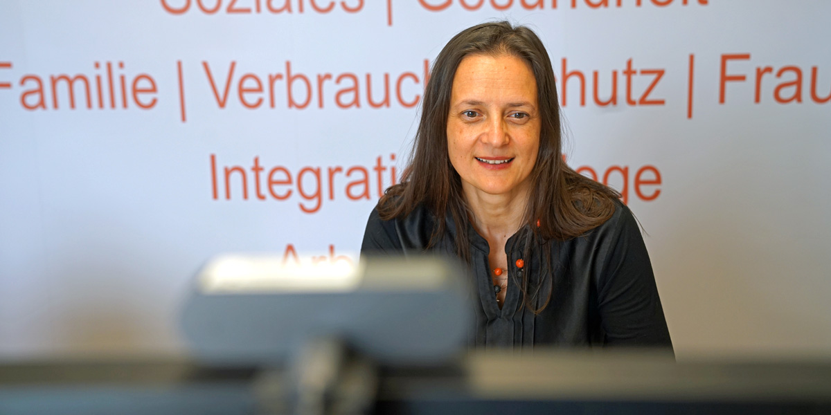 Heyer-Stuffer eröffnet Online-Seminar zur Seniorenernährung
