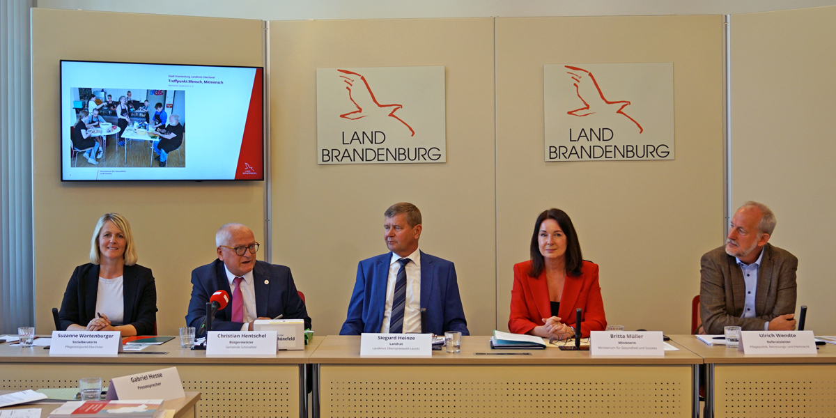 Suzanne Wartenburger, Christian Hentschel, Siegurd Heinze, Britta Müller und Ulrich Wendte
